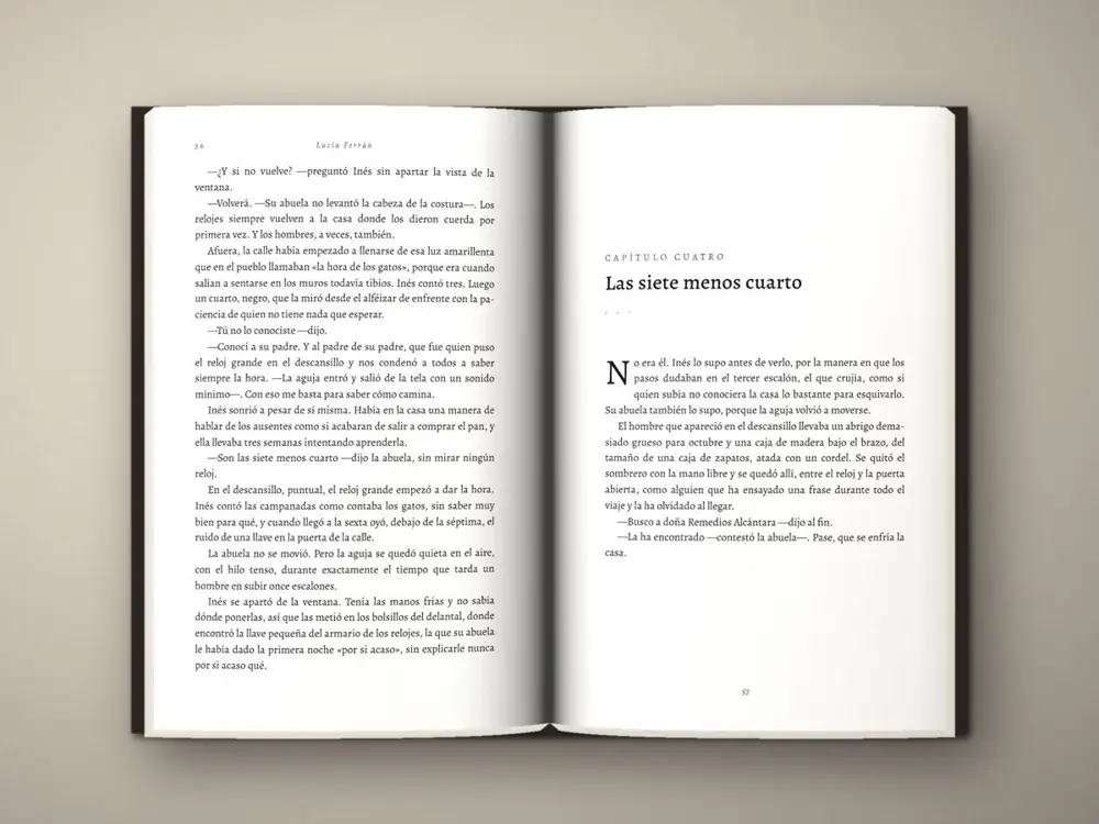 Spanish novel spread with raya dialogue